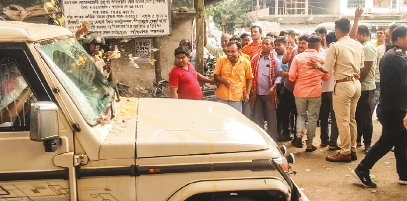 শীতলকুচিতে মীনাক্ষীকে ডিম নিক্ষেপ, হাইকোর্টে মামলা দায়ের করার অনুমতি