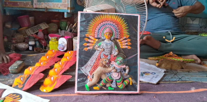 ছৌয়ের আদলে দুর্গা, চড়িদার শিল্প সৃষ্টিতে মুগ্ধ পর্যটকরা
