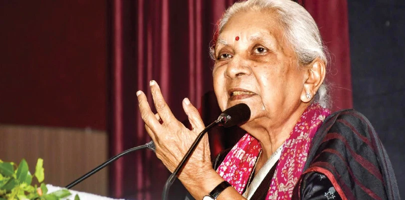 ‘আইএএস, শিক্ষক হওয়ার আগে দক্ষ মা হতে হবে’, ‘পরামর্শ’ উত্তরপ্রদেশের রাজ্যপালের