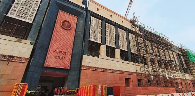 ৩০ দিন আটক: মন্ত্রীদের অপসারণ না করে সাসপেন্ডের প্রস্তাব যৌথ সংসদীয় কমিটির