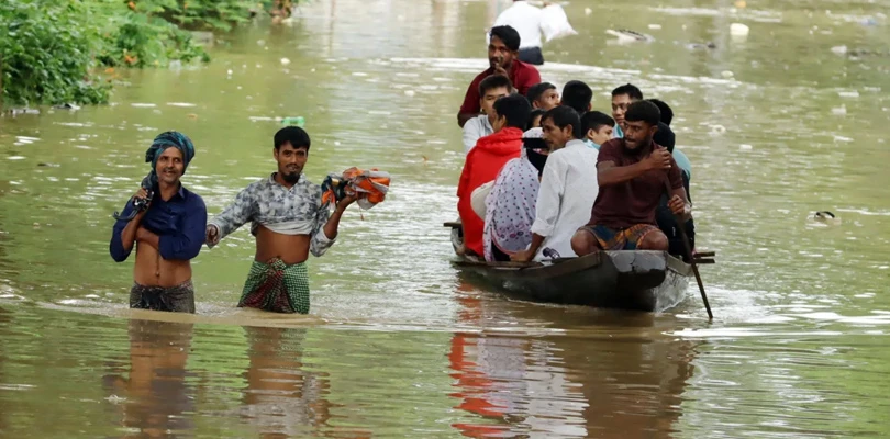 প্রবল বৃষ্টি ও  ধসে ৪৪ জনের মৃত্যু বাংলাদেশে