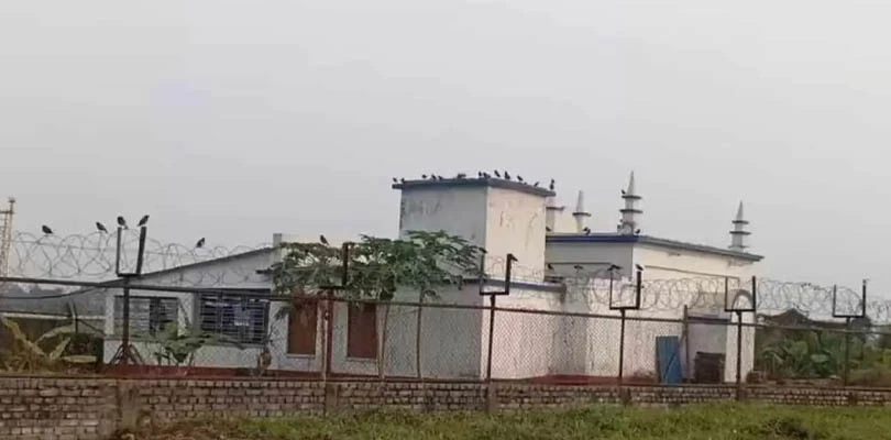 বিমানবন্দর চত্বরের মসজিদে রবিবারও নামাজপাঠ হল না