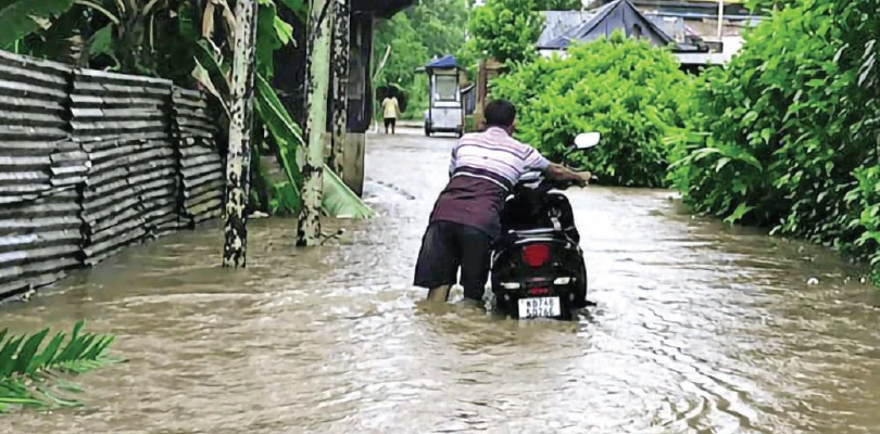হাসিমারায় রেকর্ড ২১৫.৪০ মিলি বৃষ্টি, জলমগ্ন হ্যামিল্টনগঞ্জ বাজার
