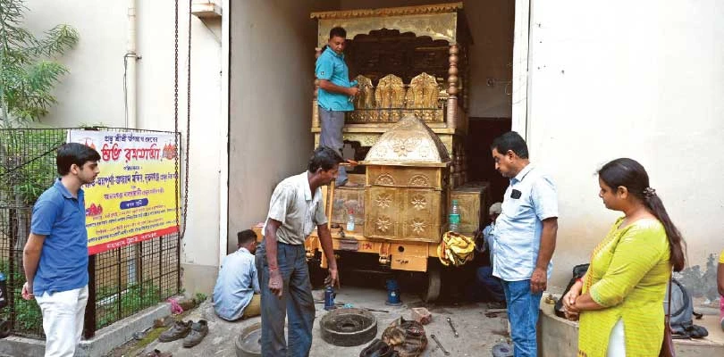 বর্ধমানে কুলীনগ্রামের ঐতিহ্যও অটুট, প্রথা মেনে রাজা-রানির রথের রশিতে টান পড়ে