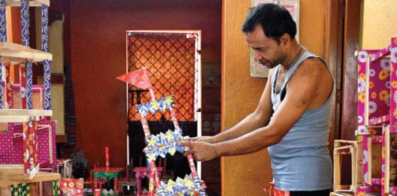 দেড়মাস আগে থেকেই রথ তৈরি শুরু হয় নবদ্বীপের রানিরচড়ায়