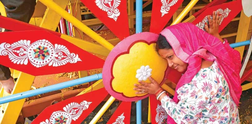 রথ ঘিরে উৎসবের আবহ শিলিগুড়িতে