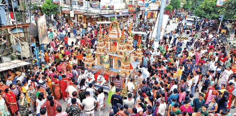 জৌলুস হারালেও, মাথাভাঙায় মদনমোহন বাড়ির রথযাত্রায় এখনও ভিড় করেন ভক্তরা