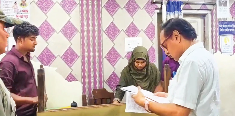 ভুয়ো দন্ত চিকিৎসক ধরলেন সিএমওএইচ