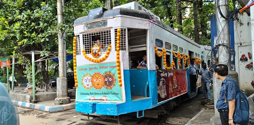 রথের বেশে সাজল কলকাতার ট্রাম