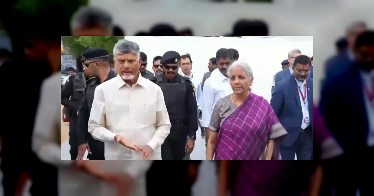কেন্দ্রীয় অর্থমন্ত্রী নির্মলা সীতারমনের সঙ্গে দেখা করলেন