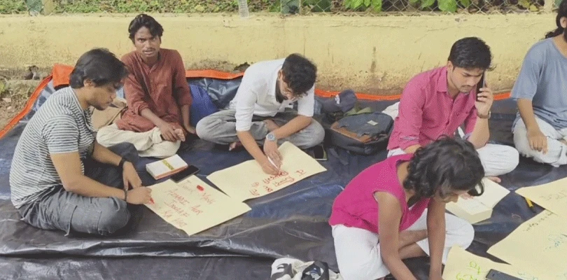 সোনাম ওয়াংচুকের দাবির সমর্থনে শান্তিনিকেতনে প্রতীকী অনশন