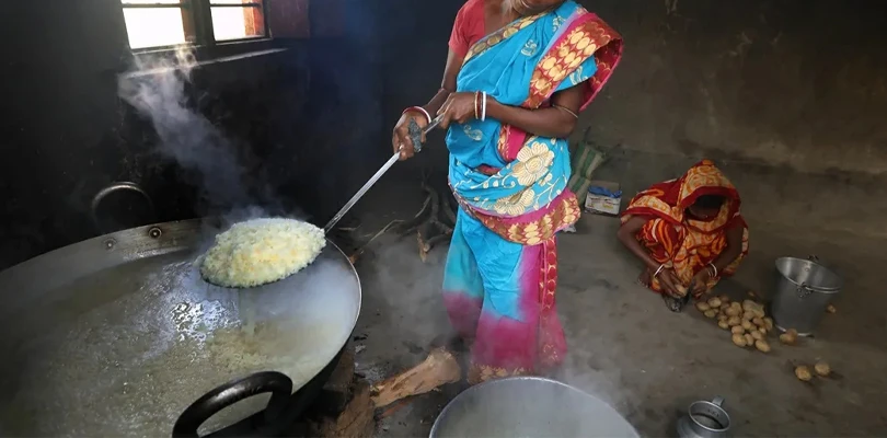 মিড ডে মিল: চিঠি ইসকনকে, কাজ থাকছে রাঁধুনিদের