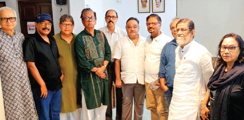 আকাদেমির ঘরে গেরুয়া প্রলেপ: সরব বামেরা, শমীক সাক্ষাতে নাট্যব্যক্তিত্বরা