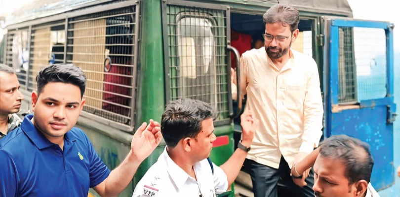 হাওড়ার প্রাক্তন তৃণমূল কাউন্সিলার রুস্তমের তিনদিনের পুলিশ হেপাজত, তোলাবাজি, পুলিশের উপর হামলার অভিযোগ