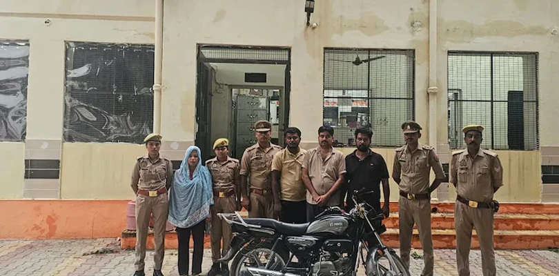 বিছানায় বিষধর সাপ! স্বামীকে প্রেমিকের সাহায্য নিয়ে খুন স্ত্রীর