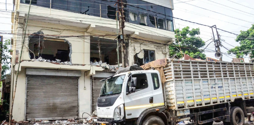 অভিষেকের এমপি কার্যালয় ভাঙার উপর স্থগিতাদেশ জারি, আসবাব, নথি নিয়ে গেল প্রশাসন