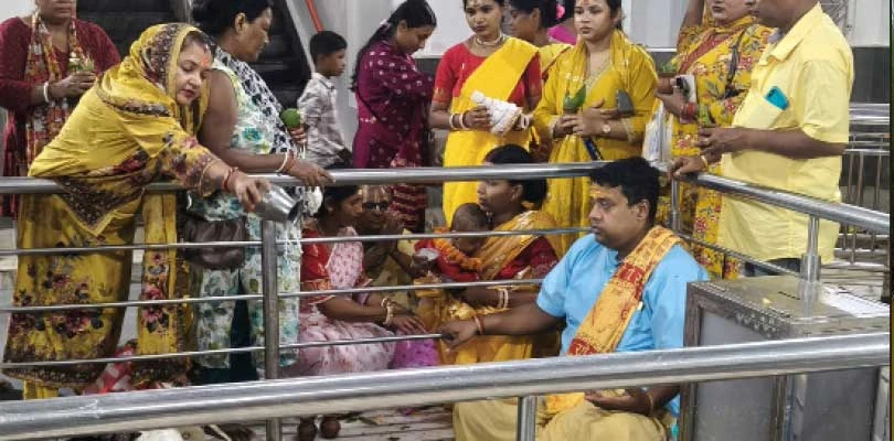 টিকিট কাউন্টারে খুচরো নিয়ে চিন্তিত জল্পেশ মন্দির কর্তৃপক্ষ, রয়েছে অনলাইন ব্যবস্থাও