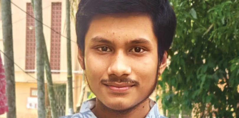 নিটেও সাফল্য  উচ্চ মাধ্যমিকে অষ্টম হওয়া নন্দীগ্রামের পারিজাতের
