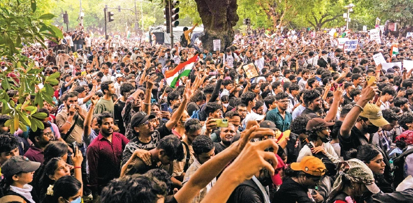 আড়ালে থাকা আন্দোলন