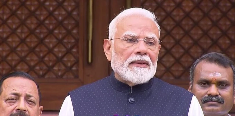 ফের ককরোচ-জনতার দখলে যন্তর মন্তর, নিট-প্রশ্ন ফাঁসে দোষীদের কড়া শাস্তির আশ্বাস মোদির