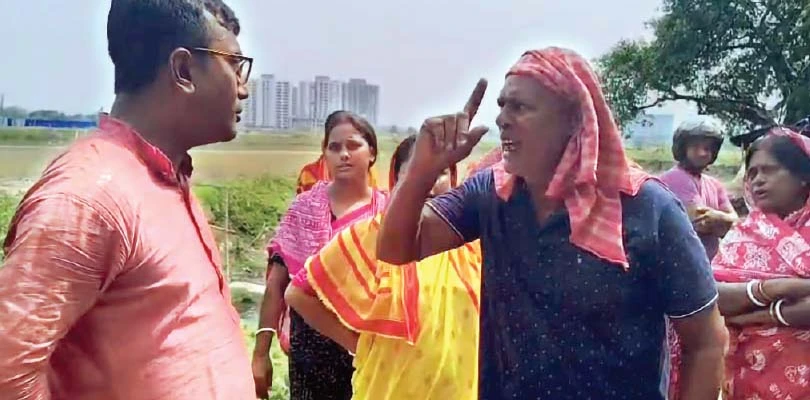জমি দখলের বিচার কি পাব? বারাসতে ‘জিরো টলারেন্স’ নিয়ে প্রশ্ন বাসিন্দাদের