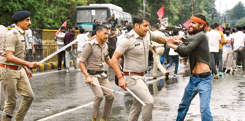 গণআন্দোলনে ফুঁসছে দেশ, দিল্লির বিক্ষোভ ছড়াল পাটনা থেকে সুরাত, প্রবল চাপে মোদি সরকার