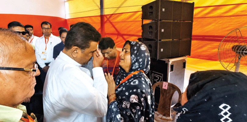 সন্তানহারাদের দুঃখে চোখে জল শুভেন্দুর