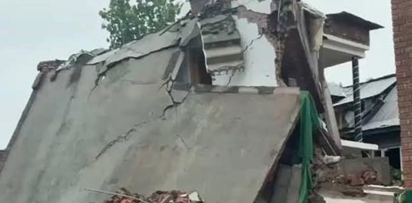 কাশ্মীরে ২ লস্কর জঙ্গির বাড়ি গুঁড়িয়ে দিল নিরাপত্তা বাহিনী