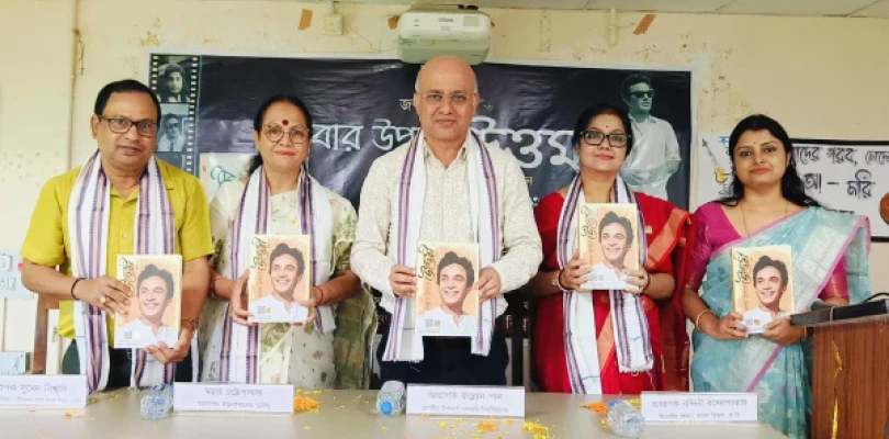 মহানায়কের অপ্রকাশিত কথা  নিয়ে বই ‘সবার উপরে উত্তম’