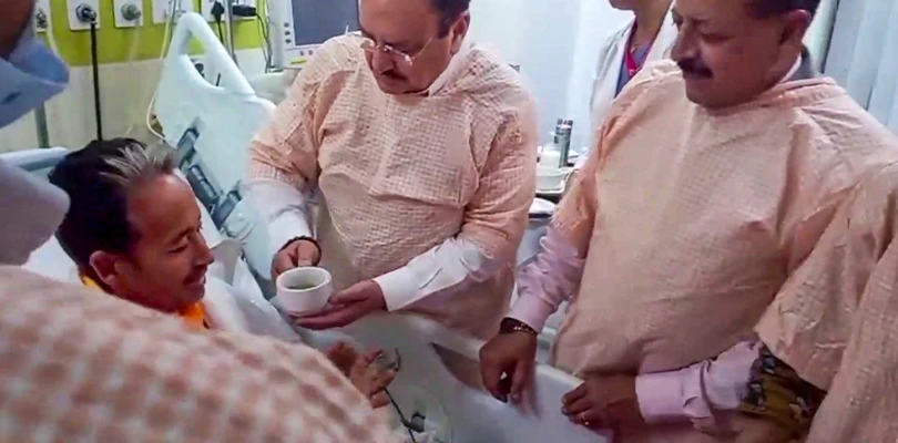 ২৬ দিন পর অবশেষে অনশন ভাঙলেন ওয়াংচুক
