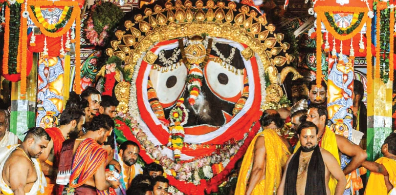 পুরীতে জগন্নাথের সোনাবেশ, ২০৮ কেজির গয়নায় সাজলেন প্রভু