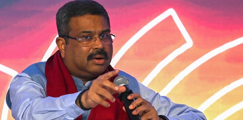 ‘ককরোচদের’ কাছে মাথা নত মোদি সরকারের, ধর্মেন্দ্র প্রধানের ইস্তফা, উৎসব শুরু যন্তর মন্তরে