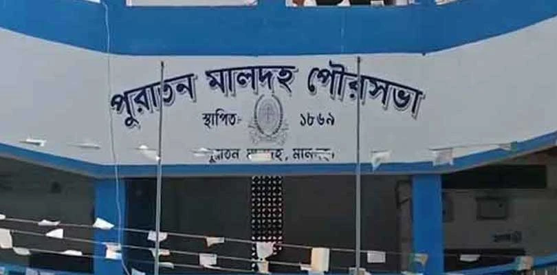 ফের ভাবুকে আবর্জনা ফেলতে বাধা, ক্ষুব্ধ পুরাতন মালদহ পুরসভা কর্তৃপক্ষ