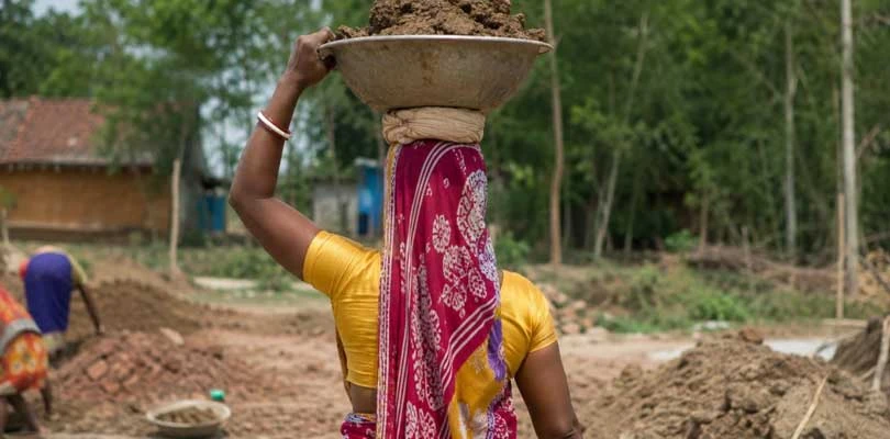 মেলেনি সরকারি সাহায্য, ইনসাস ধরা মাওবাদী নেত্রী শোভা এখন দিনমজুর