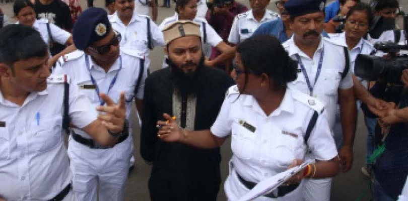 নিট প্রতিবাদ মিছিলে তাণ্ডব, পাঁচ ধৃতকে ধর্মতলায় এনে পুনর্নির্মাণ