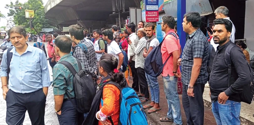 বালি ব্রিজে মেরামতির জন্য বাস চলল নিবেদিতা সেতু দিয়ে, দুর্ভোগ যাত্রীদের