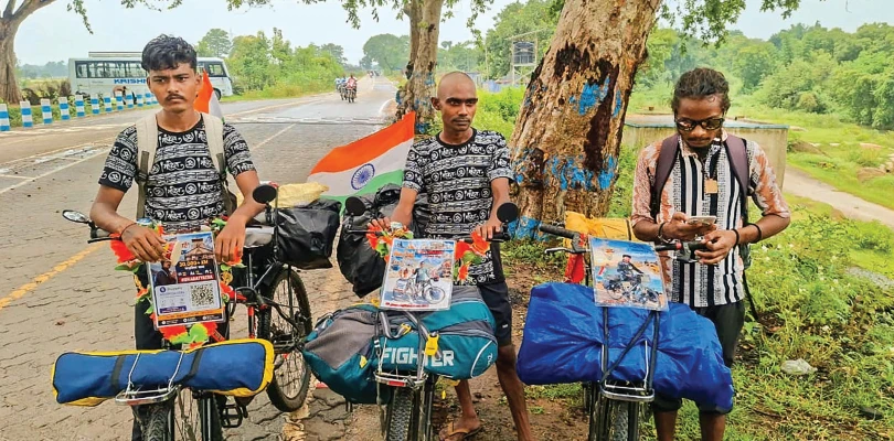 দ্বাদশ জ্যোতির্লিঙ্গ দর্শনে সাইকেলে সওয়ার ৩০ হাজার কিমি রাস্তা পাড়ি দেবেন তিন যুবক