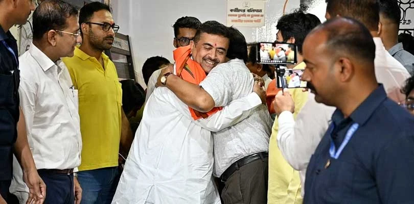 আজ জনতার দরবারে দেখা করলেন প্রয়াত পুলিশকর্তা পঙ্কজ দত্তের স্ত্রী