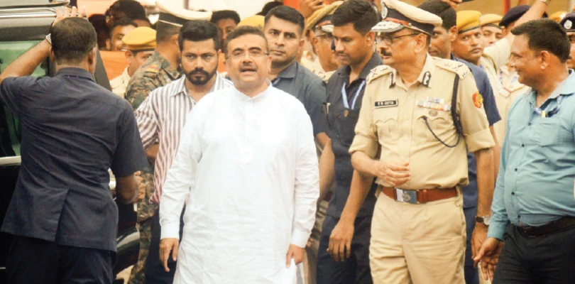 দক্ষতায় কেন্দ্রীয় সংস্থাকে টেক্কা দিতে পারে রাজ্য পুলিশ, কনস্টেবলদের ‘বড়াখানা’য় অংশ নিয়ে প্রশংসা শুভেন্দুর