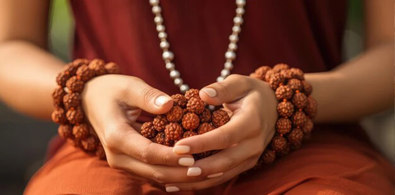 রুদ্রাক্ষ কী? ধারণ করলে কী সুফল মেলে?