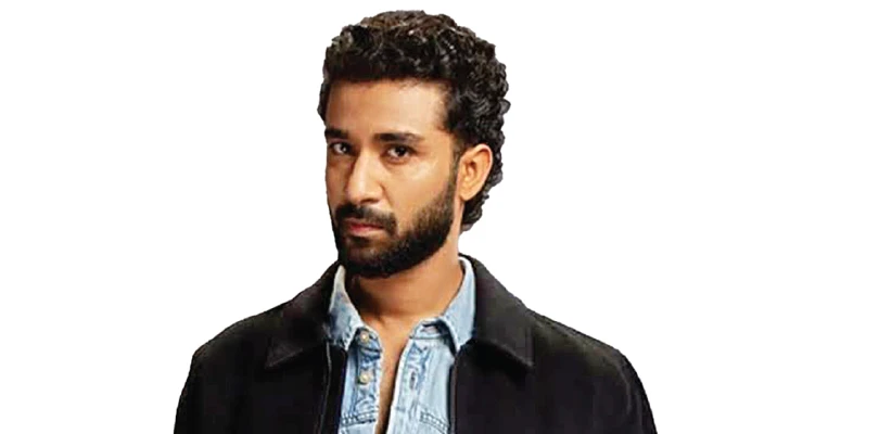 খলচরিত্রে রাঘব