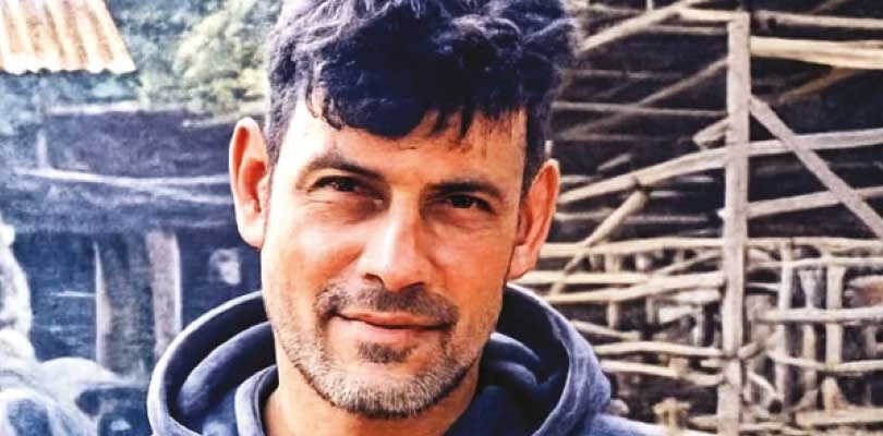 একদা ইস্ট বেঙ্গলের নির্ভরযোগ্য ডিফেন্ডার এখন বাসের কন্ডাকটর