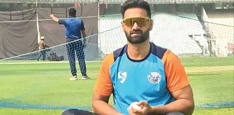 ছিটকে গেলেন বুমরাহ, টেস্ট দলে সুযোগ পেতে পারেন আকিব নবি