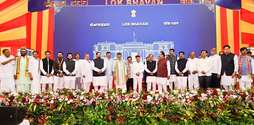 কর্ণাটকে শপথ নিলেন নতুন ১৯ মন্ত্রী, লোকভবনে এলেন না সিদ্ধারামাইয়া