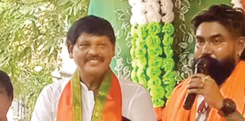 বিজেপি নেতার নেতৃত্বে রক্তদান শিবিরে ‘জায়ান্ট’ সঙ্গী সুশোভন! তীব্র বিতর্ক