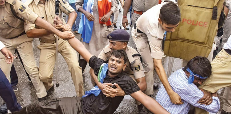 ধৃত ‘ককরোচ’রা মুক্তি পায়নি, প্রতিবাদে ফের যুবদের মিছিল পাটনায়