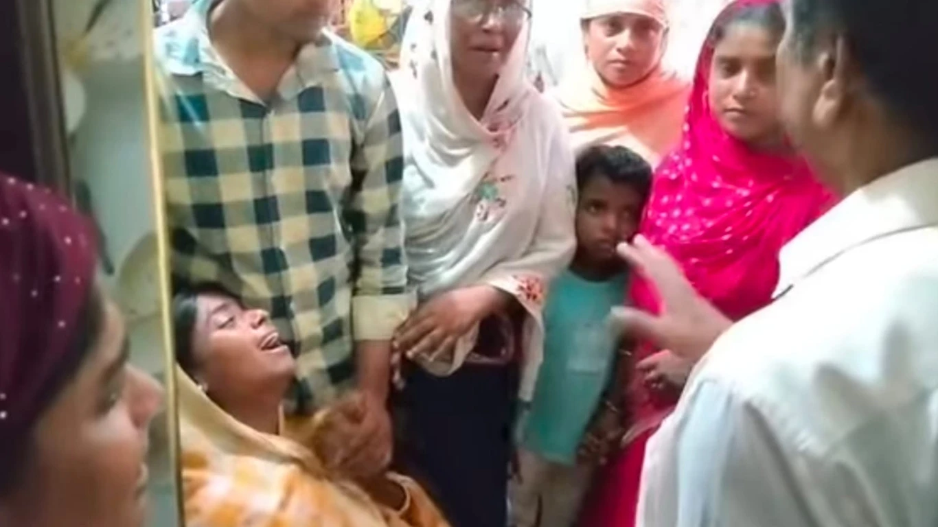 পাইপলাইনের জন্য খোঁড়া গর্তে পড়ে শিশুর মৃত্যু