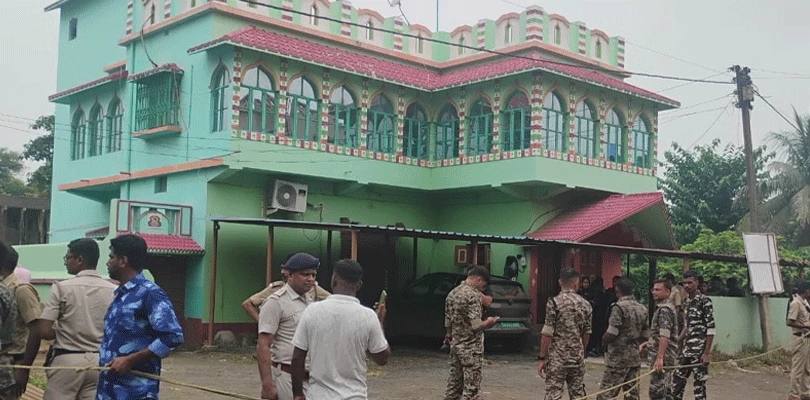 এসটিএফের রেডারে টুলুর শ্বশুরবাড়ি ও শ্যালক