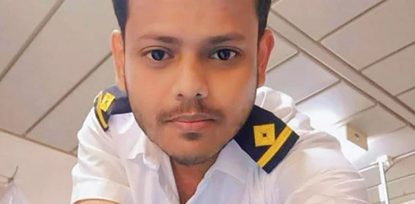 জাহাজ থেকে ‘ঝাঁপ’, নিখোঁজ মার্চেন্ট নেভি অফিসার, শোকস্তব্ধ সন্তোষপুর