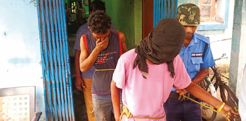 লিলুয়ায় মদের আসরে গুলিতে  জখম যুবক, ধৃত দুই অভিযুক্ত